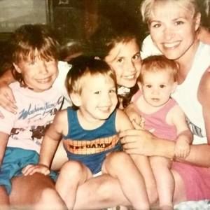 Meet your Posher, Holly